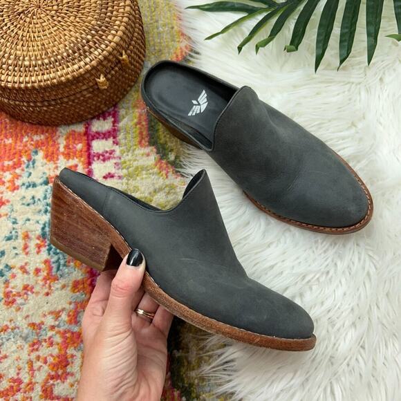Fortress of Inca Blue Slip On Heeled Leather Michelle Mule 37 / 7